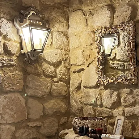 Florence Dreaming House